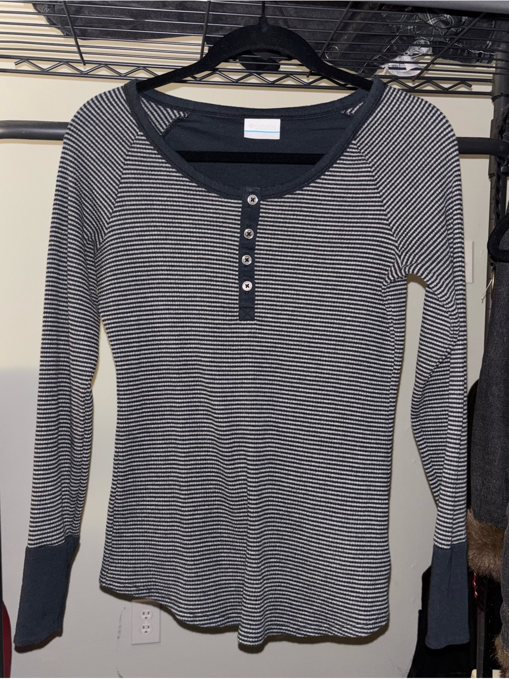 Columbia Women’s Gray Striped Knit Long Sleeve Henley Top Size S Y2K grunge punk